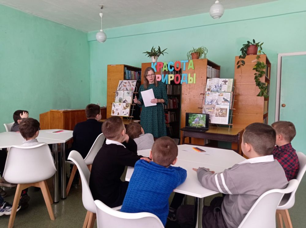 К Международному дню птиц в Кировской детской библиотеке состоялось мероприятие «Красота природы», в котором приняли участие учащиеся Кировской средней школы №2 К Международному дню птиц в Кировской детской библиотеке состоялось мероприятие «Красота природы», в котором приняли участие учащиеся Кировской средней школы №2