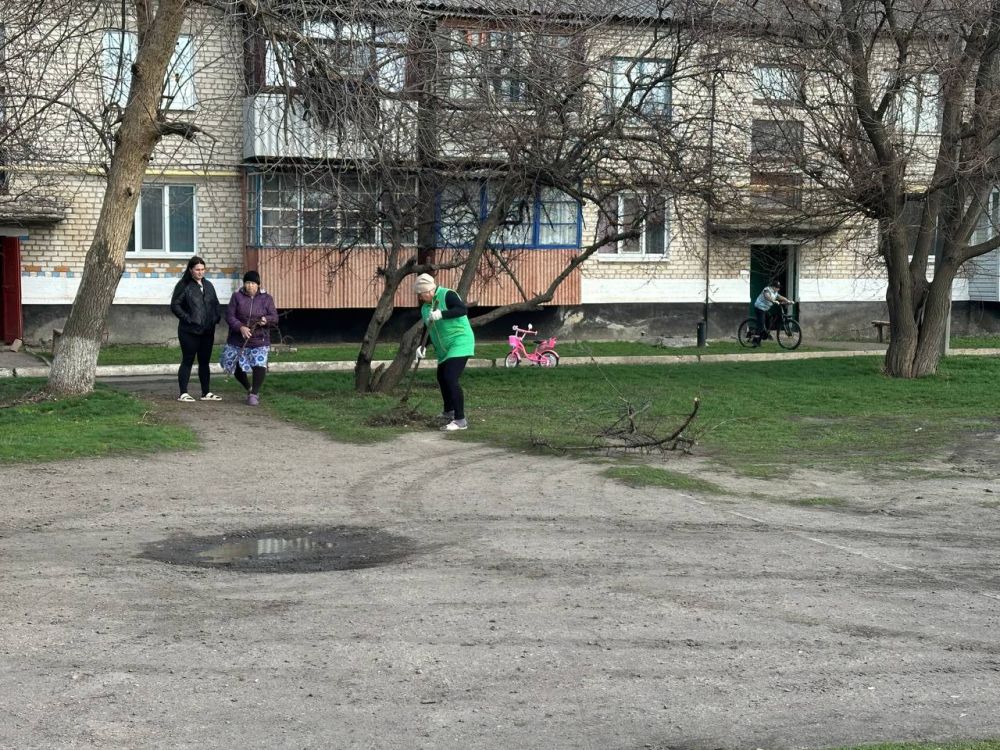 Активные жители села Власовка благоустроили детскую площадку Активные жители села Власовка благоустроили детскую площадку