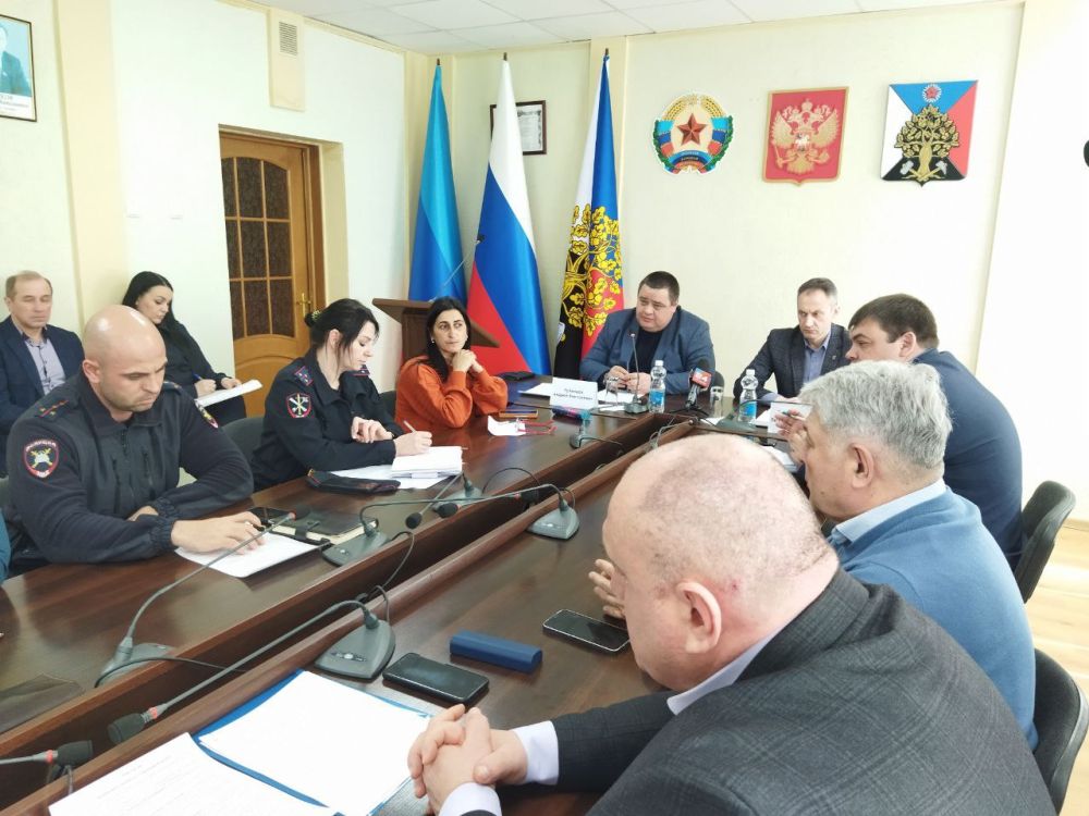 Андрей Рубанцов: Сегодня в Администрации городского округа провел расширенное совещание с руководителями структурных подразделений Администрации городского округа, руководителями организаций и учреждений городского округа... Андрей Рубанцов: Сегодня в Администрации городского округа провел расширенное совещание с руководителями структурных подразделений Администрации городского округа, руководителями организаций и учреждений городского округа...