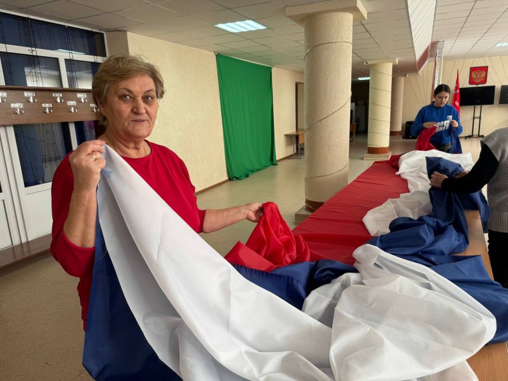 Символ народной гордости: Флаг России, созданный с любовью Символ народной гордости: Флаг России, созданный с любовью