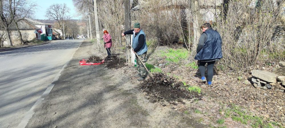 В Краснолучском округе продолжаются работы по благоустройству В Краснолучском округе продолжаются работы по благоустройству