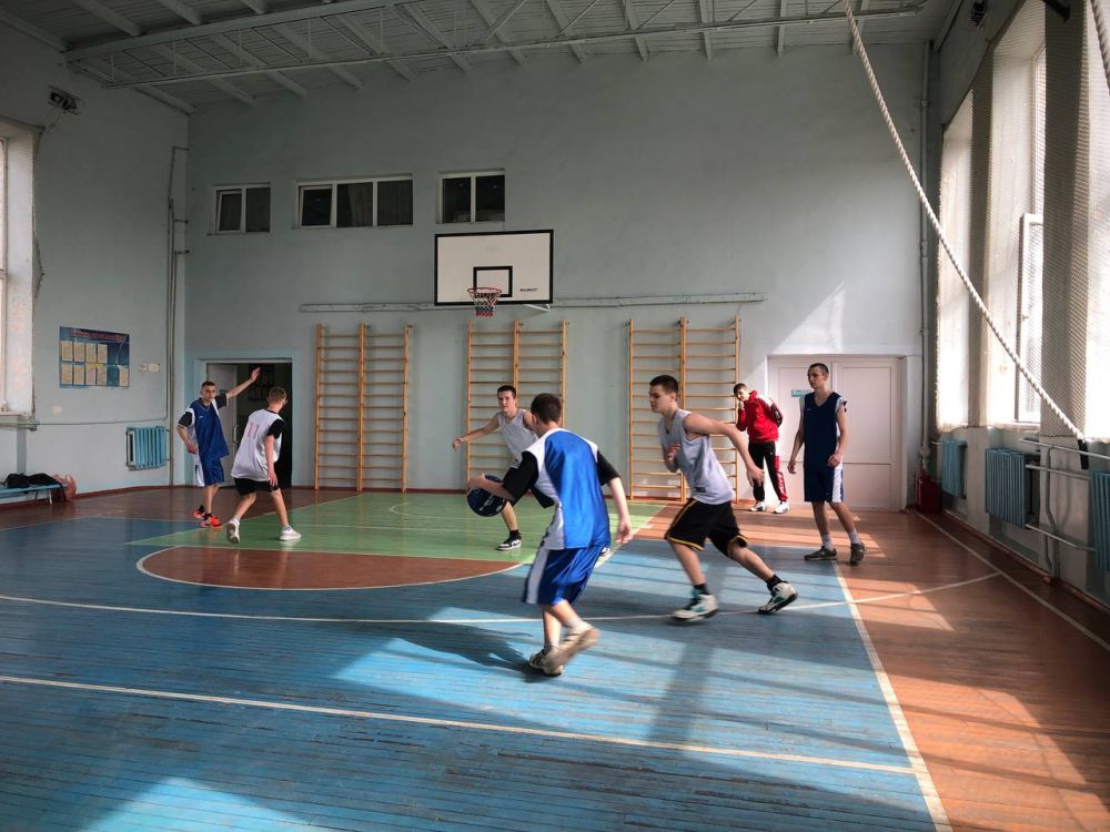 Спорт наш - сила!. Сегодня в спортивном зале Ровеньковской гимназии № 1 им. Г.С. Шонина стартовал муниципальный этап Цикла спортивных мероприятий "Будь Первым!" Луганская Народная Республика среди старшей возрастной группы Спорт наш - сила!. Сегодня в спортивном зале Ровеньковской гимназии № 1 им. Г.С. Шонина стартовал муниципальный этап Цикла спортивных мероприятий "Будь Первым!" Луганская Народная Республика среди старшей возрастной группы