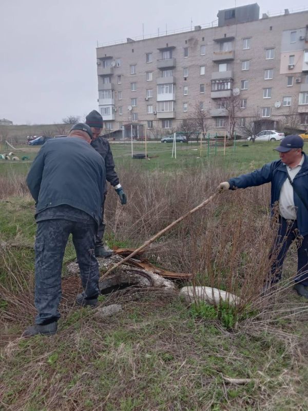 Ульяновские коммунальщики устранили засоры в канализационной системе в городе Лутугино Ульяновские коммунальщики устранили засоры в канализационной системе в городе Лутугино