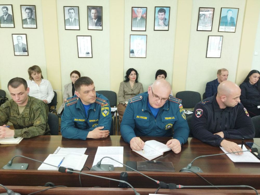 Андрей Рубанцов: Сегодня в Администрации городского округа провел расширенное совещание с руководителями структурных подразделений Администрации городского округа, руководителями организаций и учреждений городского округа... Андрей Рубанцов: Сегодня в Администрации городского округа провел расширенное совещание с руководителями структурных подразделений Администрации городского округа, руководителями организаций и учреждений городского округа...