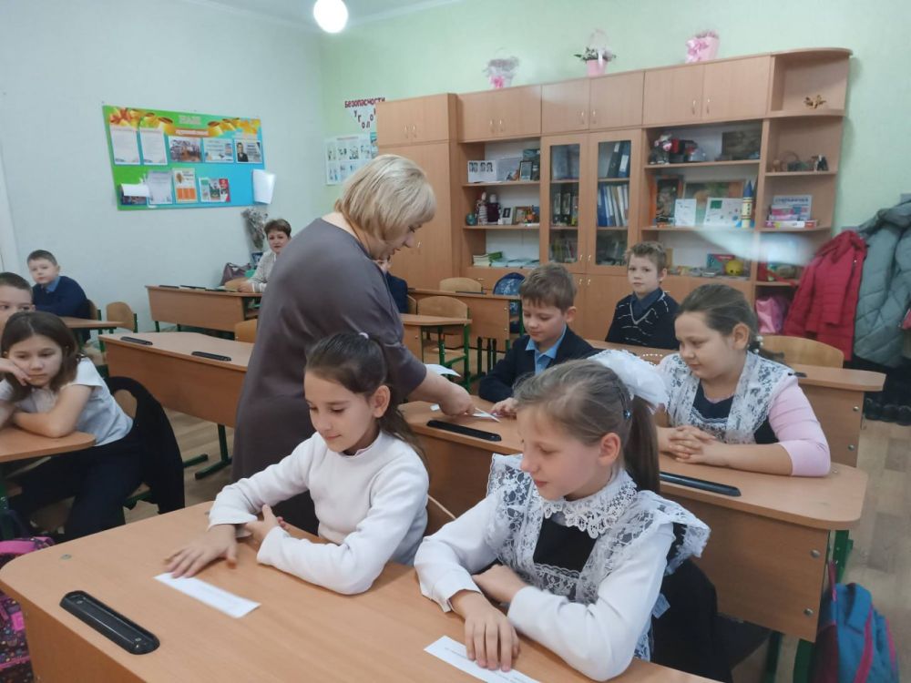 Славяносербская библиотека провела сюжетно-ролевую игру «В мире птиц» Славяносербская библиотека провела сюжетно-ролевую игру «В мире птиц»