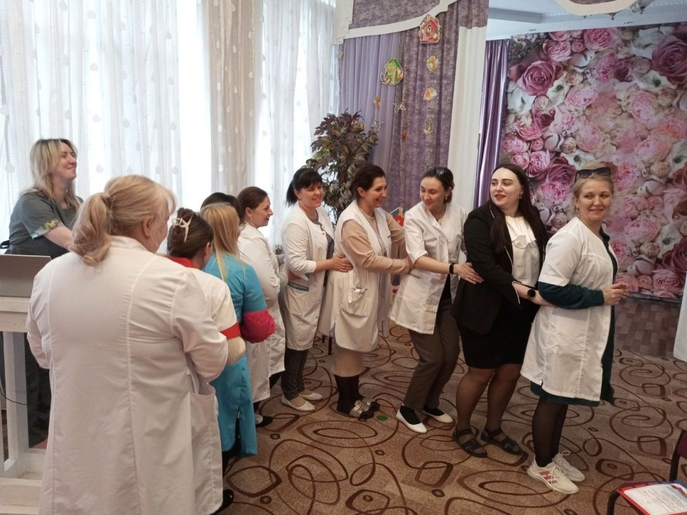 В Ровеньковском детском саду "Ладушки" состоялся мастер-класс для педагогов на тему «Элементарное музицирование для детей дошкольного возраста" В Ровеньковском детском саду "Ладушки" состоялся мастер-класс для педагогов на тему «Элементарное музицирование для детей дошкольного возраста"