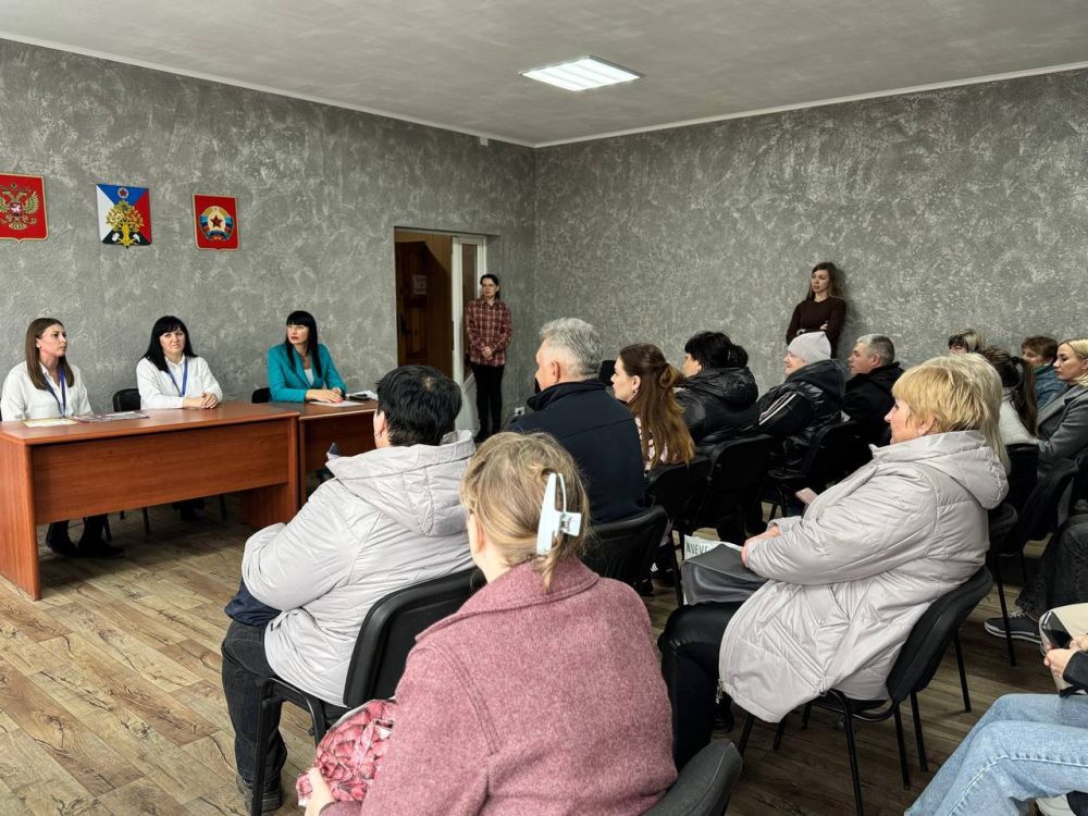 Сегодня для повышения осведомленности, защиты жителей и сотрудников общеобразовательных и дошкольных учреждений пгт Дзержинский от обмана, была проведена лекция «Остерегайтесь мошенников!» Сегодня для повышения осведомленности, защиты жителей и сотрудников общеобразовательных и дошкольных учреждений пгт Дзержинский от обмана, была проведена лекция «Остерегайтесь мошенников!»
