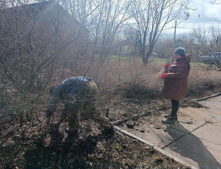 На Краснодонщине продолжаются работы по благоустройству На Краснодонщине продолжаются работы по благоустройству
