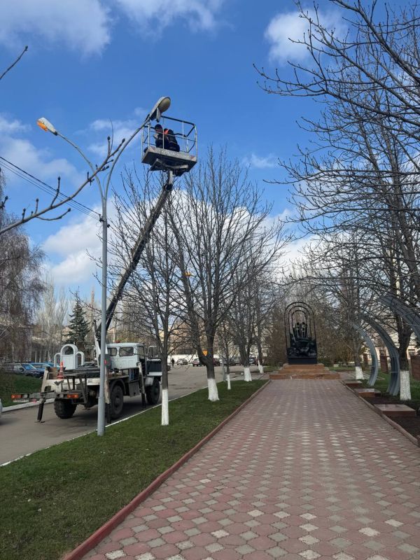 Сергей Козенко: В Краснодоне продолжаем активно проводить благоустроительные работы с целью улучшения городской инфраструктуры и повышения комфорта для всех жителей Сергей Козенко: В Краснодоне продолжаем активно проводить благоустроительные работы с целью улучшения городской инфраструктуры и повышения комфорта для всех жителей