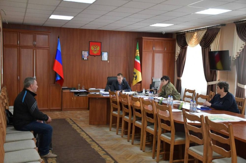 Сергей Колягин: Наш городской округ с рабочим визитом посетили Уполномоченный по правам человека в Луганской Народной Республике Анна Сорока и депутат Народного Совета Луганской Народной Республики Андрей Губарев Сергей Колягин: Наш городской округ с рабочим визитом посетили Уполномоченный по правам человека в Луганской Народной Республике Анна Сорока и депутат Народного Совета Луганской Народной Республики Андрей Губарев