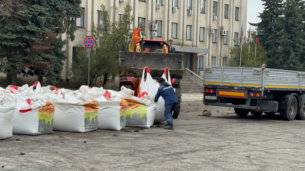 Андрей Рубанцов: В нашем городском округе, не смотря на погодные условия, продолжаются работы в рамках реализации проекта «Формирование комфортной городской среды» национального проекта «Жилье и городская среда»... Андрей Рубанцов: В нашем городском округе, не смотря на погодные условия, продолжаются работы в рамках реализации проекта «Формирование комфортной городской среды» национального проекта «Жилье и городская среда»...