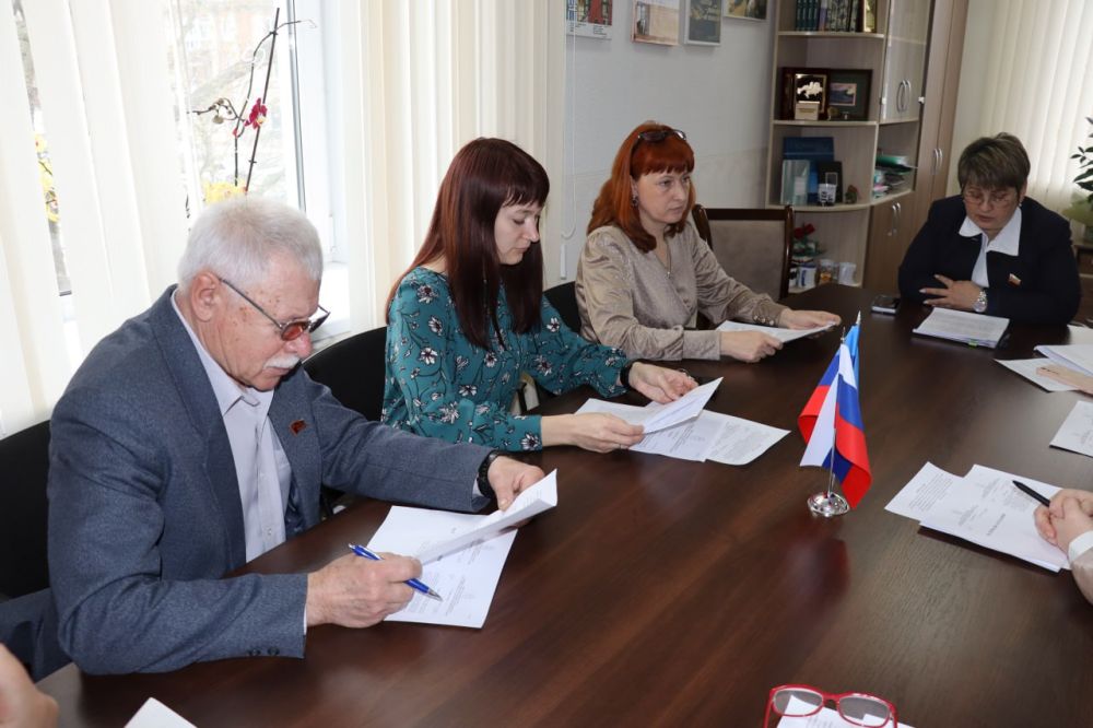 Сегодня состоялось совместное заседание постоянных комиссий Совета городского округа города Северодонецка по бюджетной, финансовой, налоговой и имущественной политике и по правовой политике и связям с общественностью Сегодня состоялось совместное заседание постоянных комиссий Совета городского округа города Северодонецка по бюджетной, финансовой, налоговой и имущественной политике и по правовой политике и связям с общественностью