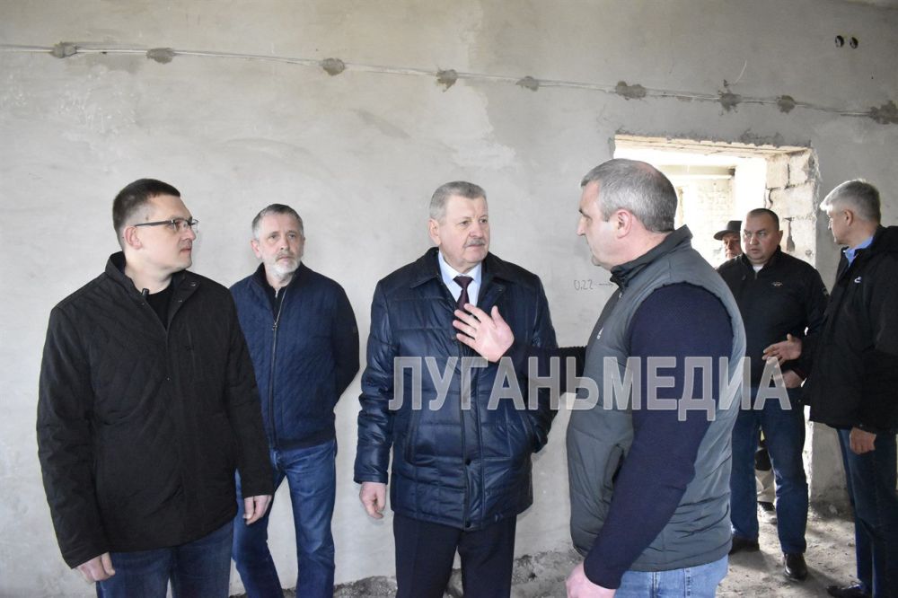Подшефную Брянку с рабочим визитом посетил заместитель Губернатора Брянской области Николай Симоненко Подшефную Брянку с рабочим визитом посетил заместитель Губернатора Брянской области Николай Симоненко