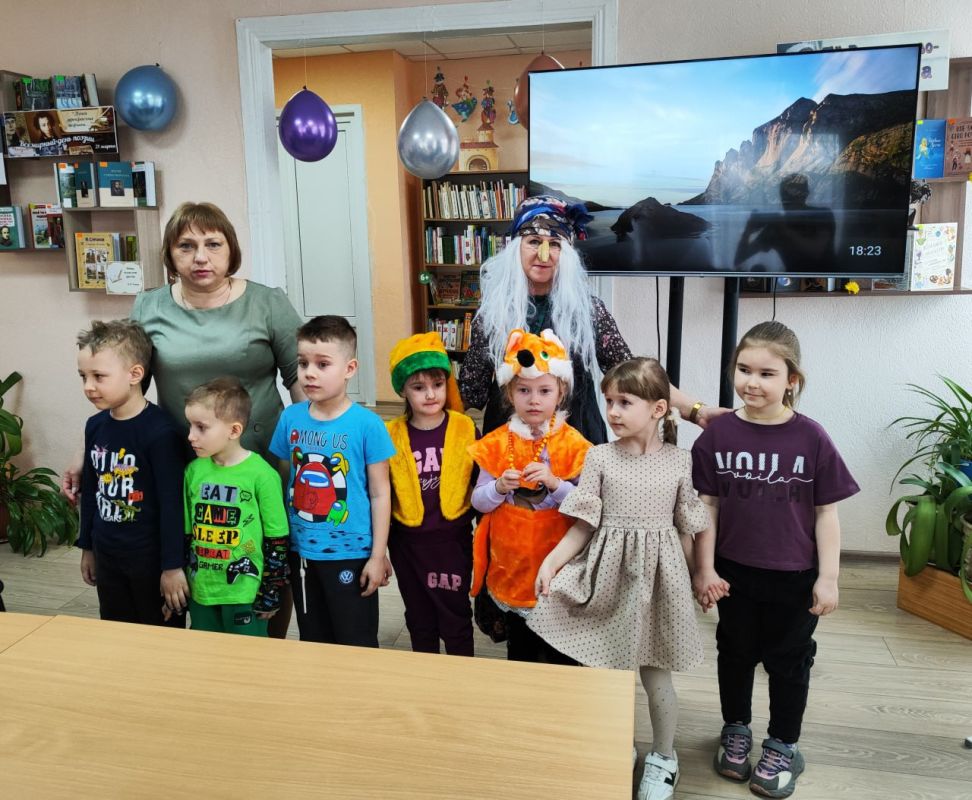 В Славяносербске отметили Международный день детской книги В Славяносербске отметили Международный день детской книги