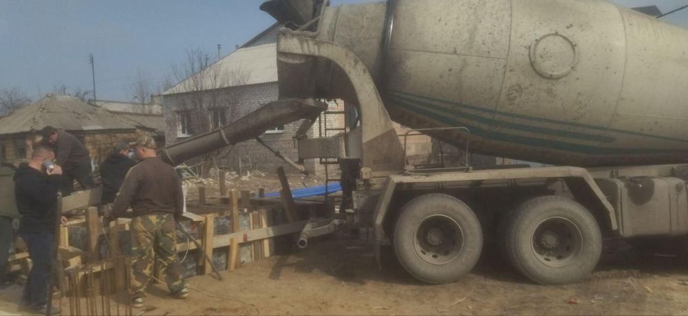 В Станично-Луганском ДК продолжается чистовая отделка помещений В Станично-Луганском ДК продолжается чистовая отделка помещений