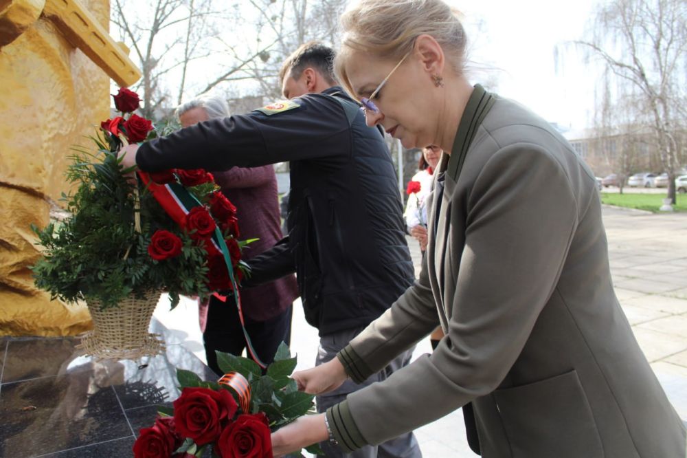 В Кировск прибыла делегация из Татарстана во главе с Заместителем Премьер - министра Республики Татарстан, Председателем Национального Совета Всемирного конгресса татap Bасилем Шайхразиевым В Кировск прибыла делегация из Татарстана во главе с Заместителем Премьер - министра Республики Татарстан, Председателем Национального Совета Всемирного конгресса татap Bасилем Шайхразиевым