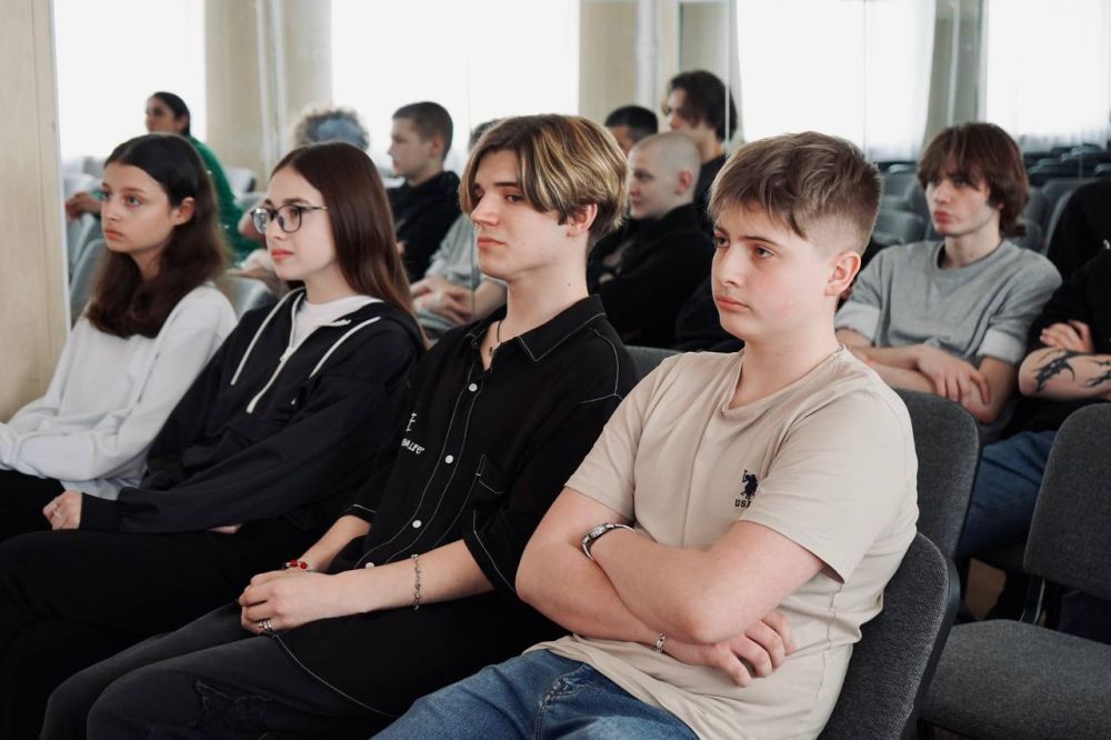 А у нас сегодня юбилей. Сегодня в Луганской средней школе № 44 произошло долгожданное событие — открытие юбилейного десятого Школьного спасательного отряда «Богатыри 44»! Каждый из присоединившихся ребят — это не просто... А у нас сегодня юбилей. Сегодня в Луганской средней школе № 44 произошло долгожданное событие — открытие юбилейного десятого Школьного спасательного отряда «Богатыри 44»! Каждый из присоединившихся ребят — это не просто...