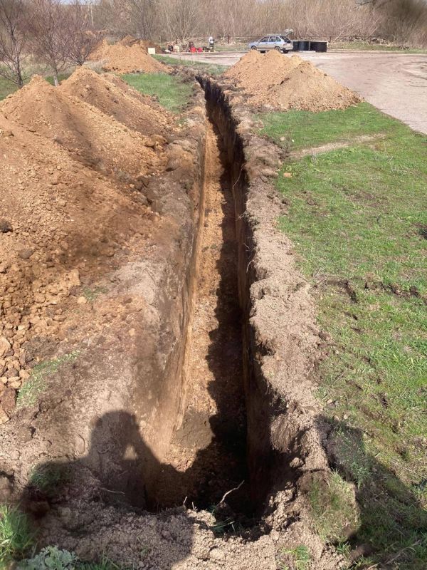 Ульяновские коммунальщики продолжают устройство нового водопровода в Лутугинском муниципальном округе Ульяновские коммунальщики продолжают устройство нового водопровода в Лутугинском муниципальном округе