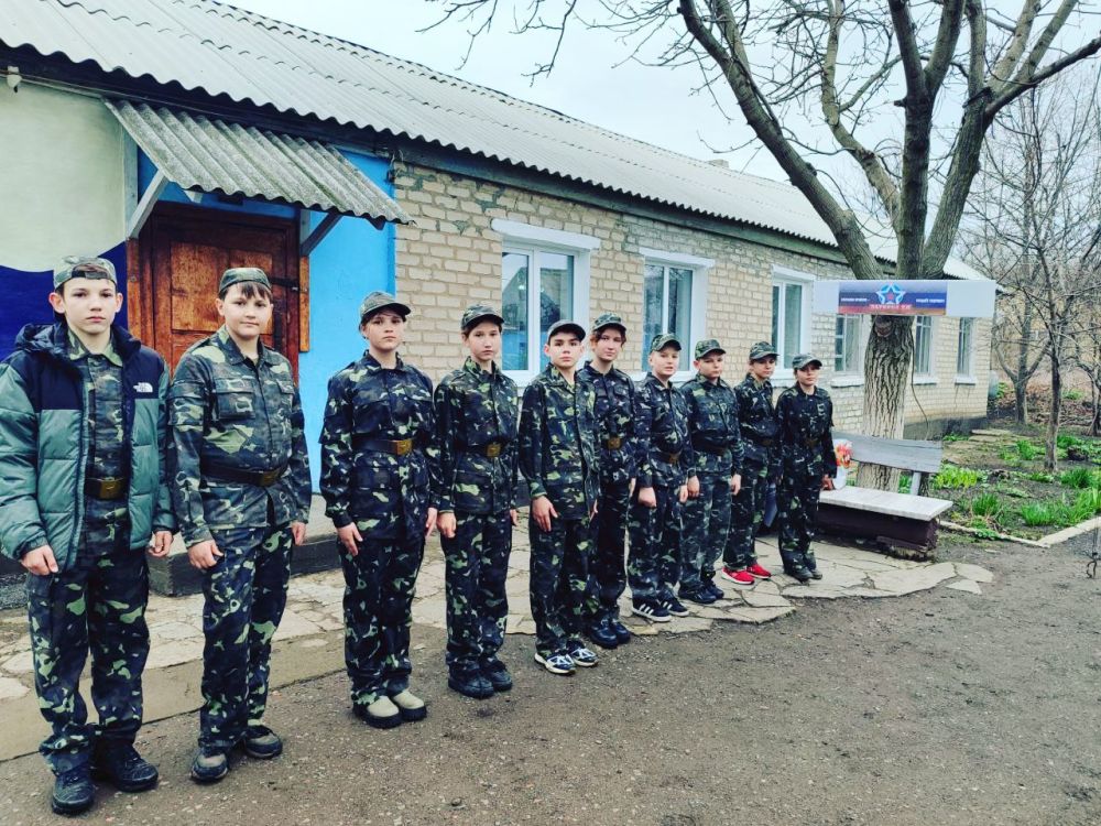 Андрей Рубанцов: Сегодня в Ровеньках положен старт муниципального этапа Всероссийской военно-патриотической игры «Зарница 2.0» для средней группы Андрей Рубанцов: Сегодня в Ровеньках положен старт муниципального этапа Всероссийской военно-патриотической игры «Зарница 2.0» для средней группы