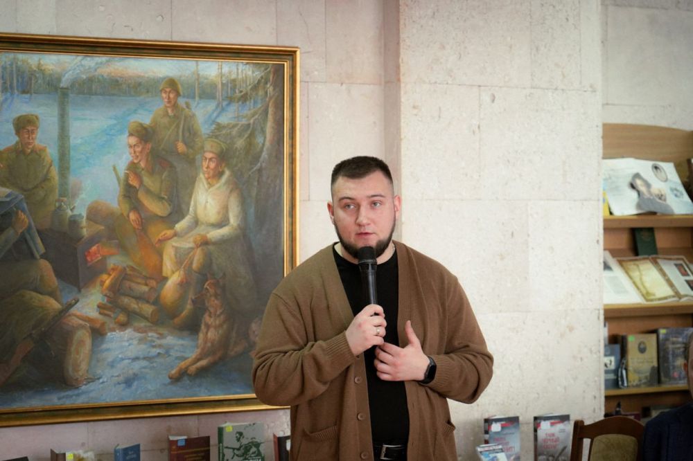 6 апреля 2014 года ополченцы взяли под контроль здания СБУ в Луганске 6 апреля 2014 года ополченцы взяли под контроль здания СБУ в Луганске
