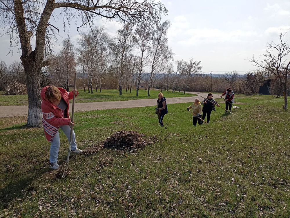 Субботник в парке села Демьяновка: Общественная инициатива на благо природы Субботник в парке села Демьяновка: Общественная инициатива на благо природы