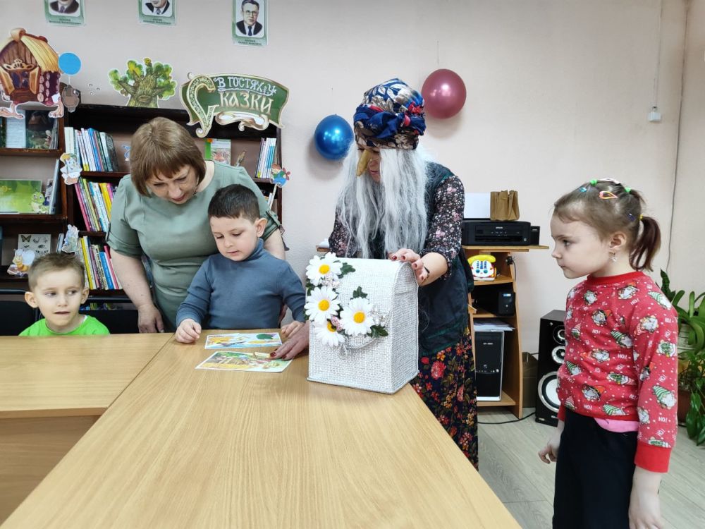 В Славяносербске отметили Международный день детской книги В Славяносербске отметили Международный день детской книги