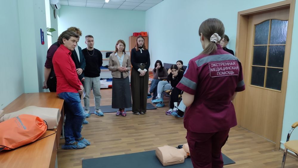 Будущие психологи обучились на курсах первой помощи в Школе медицины катастроф Будущие психологи обучились на курсах первой помощи в Школе медицины катастроф