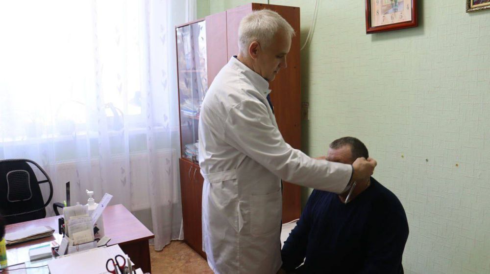 В Марковской ЦРМБ провели прием жителей ведущие специалисты из ЛРКБ В Марковской ЦРМБ провели прием жителей ведущие специалисты из ЛРКБ