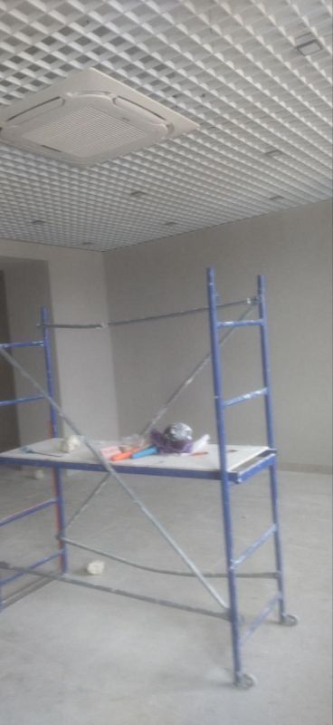 В Станично-Луганском ДК продолжается чистовая отделка помещений В Станично-Луганском ДК продолжается чистовая отделка помещений