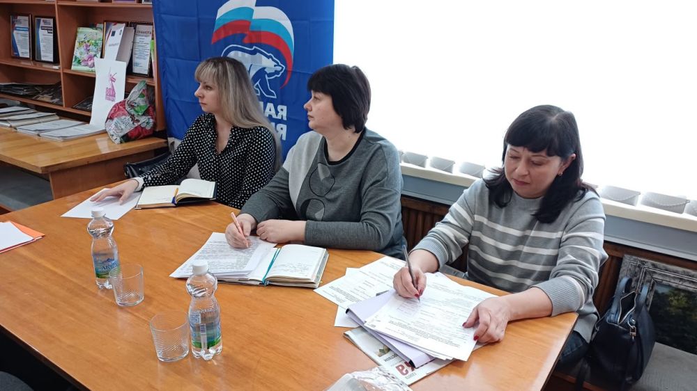 В рамках выполнения мероприятий, приуроченных к 80-летию Победы в Великой Отечественной войне 1941-1945 годов, по инициативе Главы городского округа Соловьева С. В., 03.04.2025 состоялась встреча активистов «Краснолучской... В рамках выполнения мероприятий, приуроченных к 80-летию Победы в Великой Отечественной войне 1941-1945 годов, по инициативе Главы городского округа Соловьева С. В., 03.04.2025 состоялась встреча активистов «Краснолучской...