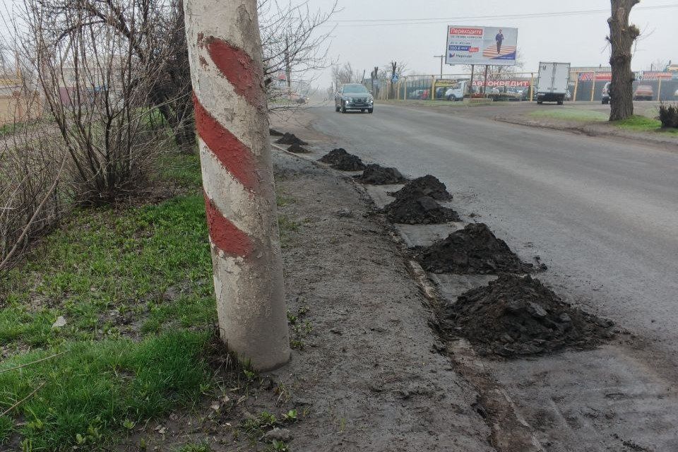 Свердловские коммунальщики приводят в порядок улицы города Свердловские коммунальщики приводят в порядок улицы города