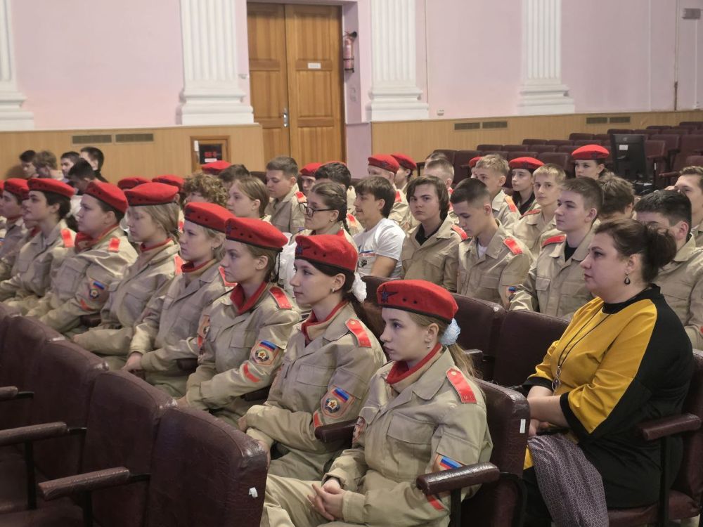 3 апреля в Культурно-досуговом центре города Алчевска состоялась видеовстреча, приуроченная открытию Дней белорусского кино в Вологодской области и Дню единения народов Белоруссии и России 3 апреля в Культурно-досуговом центре города Алчевска состоялась видеовстреча, приуроченная открытию Дней белорусского кино в Вологодской области и Дню единения народов Белоруссии и России