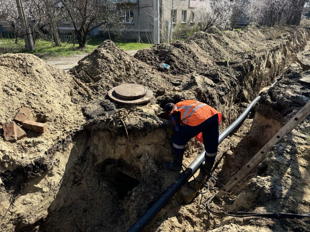 "Лугансквода" меняет трубопровод в Станице-Луганской на квартале Молодёжном "Лугансквода" меняет трубопровод в Станице-Луганской на квартале Молодёжном