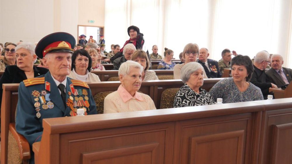 Инна Швенк: В Администрации муниципального образования городской округ город Луганск 03 апреля 2025 года состоялось торжественное мероприятие, посвященное Году защитника Отечества Инна Швенк: В Администрации муниципального образования городской округ город Луганск 03 апреля 2025 года состоялось торжественное мероприятие, посвященное Году защитника Отечества