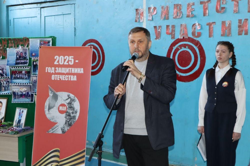 Евгений Бондарь: На базе Лутугинской средней школы № 1 состоялся турнир по настольному теннису, посвященный памяти Андрея Юрьевича Харитонова – преподавателя физической культуры Евгений Бондарь: На базе Лутугинской средней школы № 1 состоялся турнир по настольному теннису, посвященный памяти Андрея Юрьевича Харитонова – преподавателя физической культуры