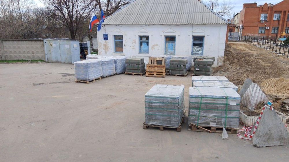 На площади в Станице Луганской стартовал новый этап работ На площади в Станице Луганской стартовал новый этап работ