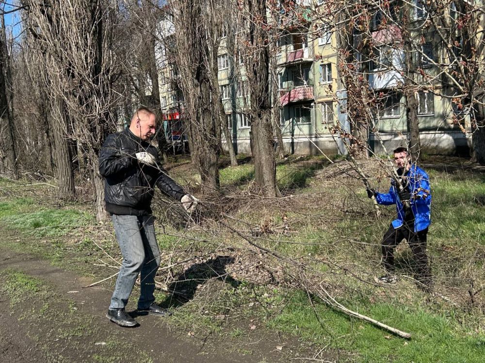 В округе продолжается уборка в рамках акции «Чистая Республика» В округе продолжается уборка в рамках акции «Чистая Республика»