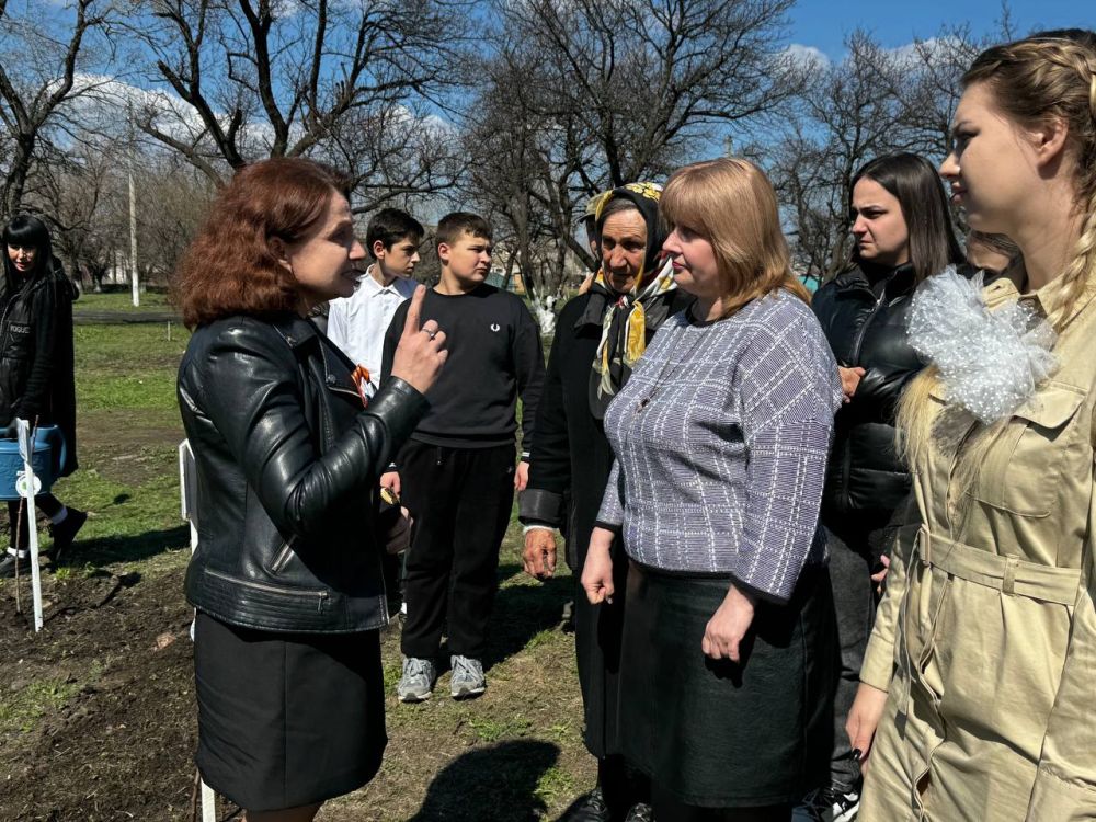 В этом году акция "Сад памяти" приобретает особое значение - во всех субъектах РФ, включая исторические регионы, высадят памятные деревья, в рамках празднования 80-летия Победы В этом году акция "Сад памяти" приобретает особое значение - во всех субъектах РФ, включая исторические регионы, высадят памятные деревья, в рамках празднования 80-летия Победы