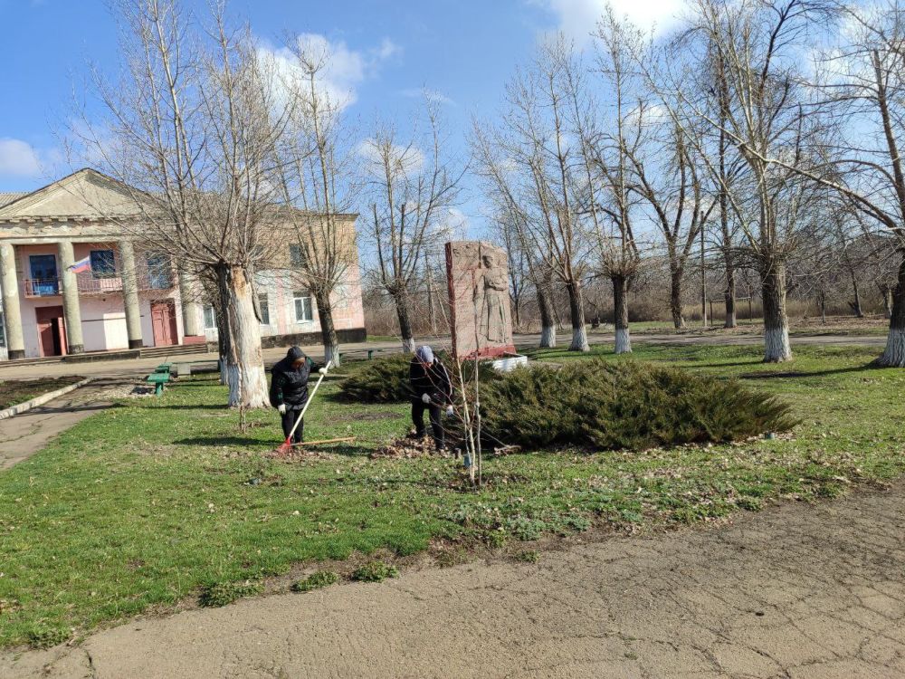 В рамках благоустройства и поддержания чистоты учреждения культуры присоединились к акции "Чистая Республика" В рамках благоустройства и поддержания чистоты учреждения культуры присоединились к акции "Чистая Республика"