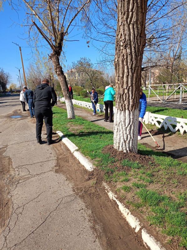 В Счастье жители массово участвовали в субботнике В Счастье жители массово участвовали в субботнике