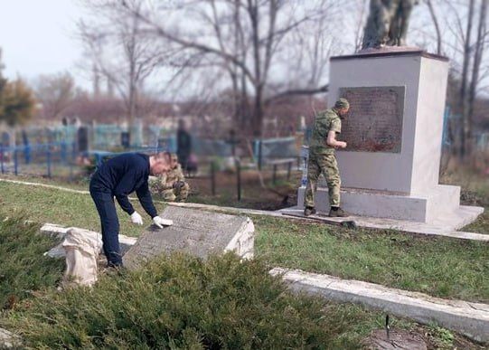В селах Самсоновка и Придорожное облагородили исторические памятники В селах Самсоновка и Придорожное облагородили исторические памятники