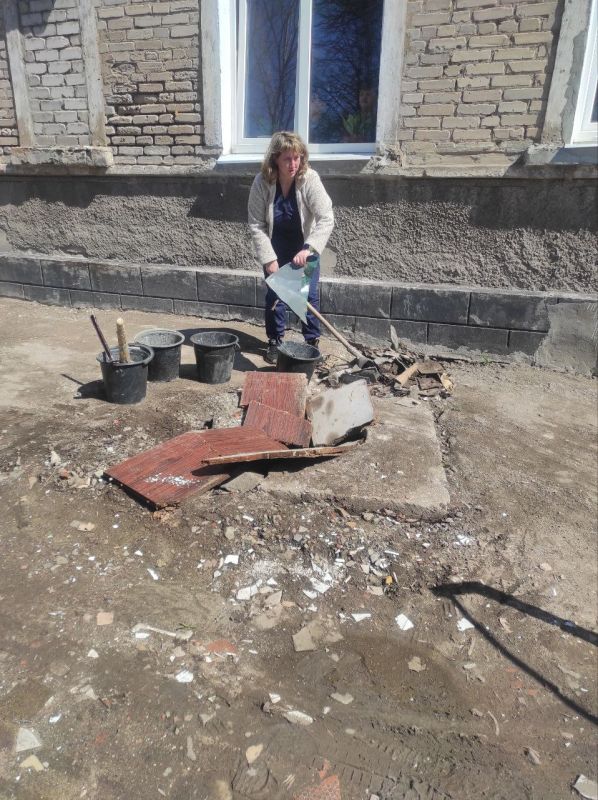 Четвёртого апреля Краснолучская городская больница "Известий" присоединилась к республиканской акции "Чистая республика-2025" Четвёртого апреля Краснолучская городская больница "Известий" присоединилась к республиканской акции "Чистая республика-2025"