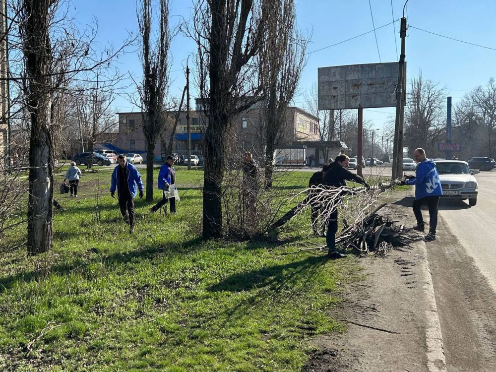 В округе продолжается уборка в рамках акции «Чистая Республика» В округе продолжается уборка в рамках акции «Чистая Республика»