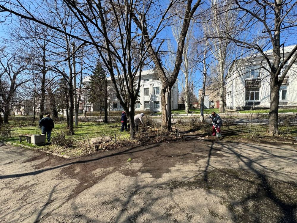 Краснолучский городской округ продолжает принимать участие в Республиканской экологической акции «Чистая Республика» Краснолучский городской округ продолжает принимать участие в Республиканской экологической акции «Чистая Республика»