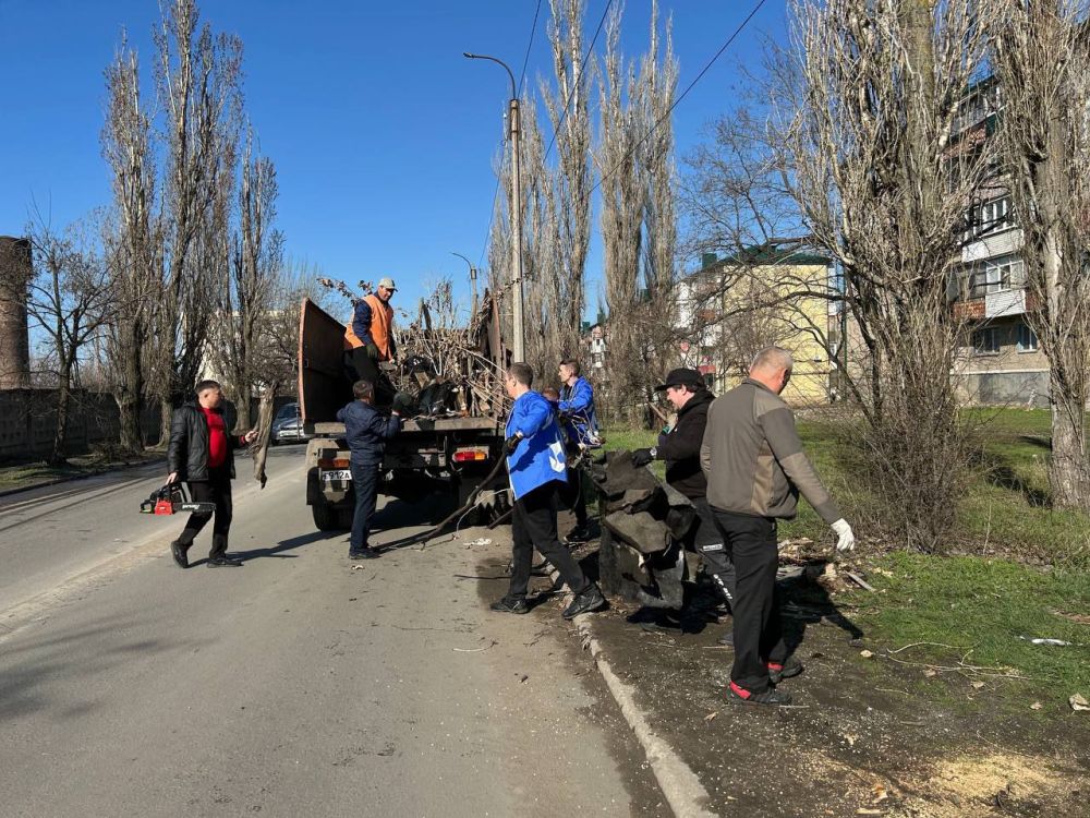 В округе продолжается уборка в рамках акции «Чистая Республика» В округе продолжается уборка в рамках акции «Чистая Республика»