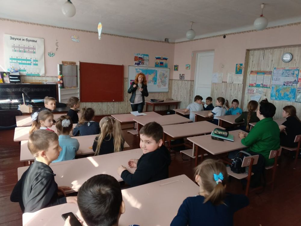 В Вахрушевском учебно-воспитательном комплексе №1 «Гармония» состоялась увлекательная викторина «Знатоки сказок», приуроченная к Международному дню детской книги В Вахрушевском учебно-воспитательном комплексе №1 «Гармония» состоялась увлекательная викторина «Знатоки сказок», приуроченная к Международному дню детской книги