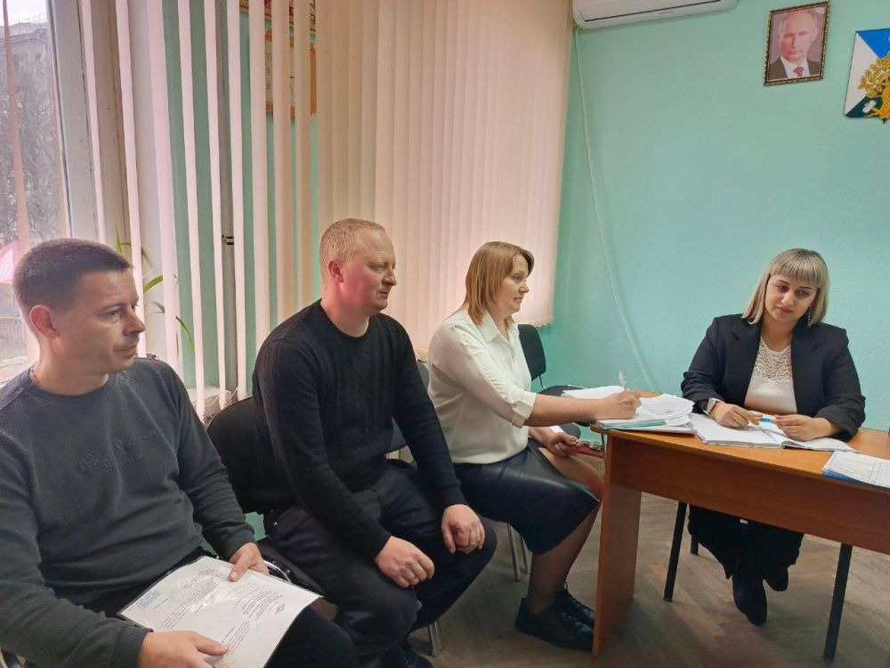 Андрей Рубанцов: В Администрации нашего городского округа состоялось совещание городской комиссии по делам несовершеннолетних и защите их прав с ОМВД России "Ровеньковский" Андрей Рубанцов: В Администрации нашего городского округа состоялось совещание городской комиссии по делам несовершеннолетних и защите их прав с ОМВД России "Ровеньковский"