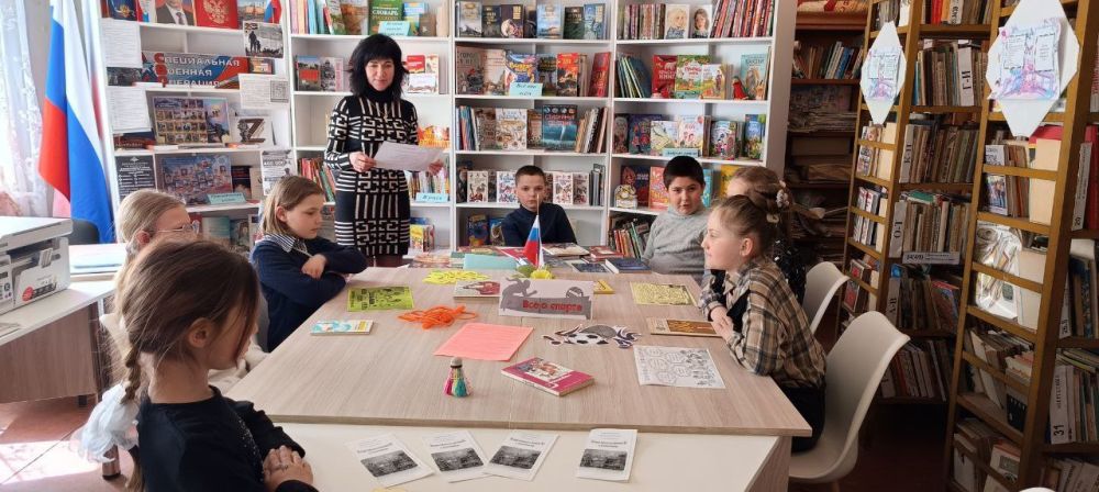 В библиотеке пгт. Нагольно-Тарасовка с учениками УВК им. В.Ф. Субботина была проведена игра-викторина «Путешествие по страницам любимых книг" В библиотеке пгт. Нагольно-Тарасовка с учениками УВК им. В.Ф. Субботина была проведена игра-викторина «Путешествие по страницам любимых книг"
