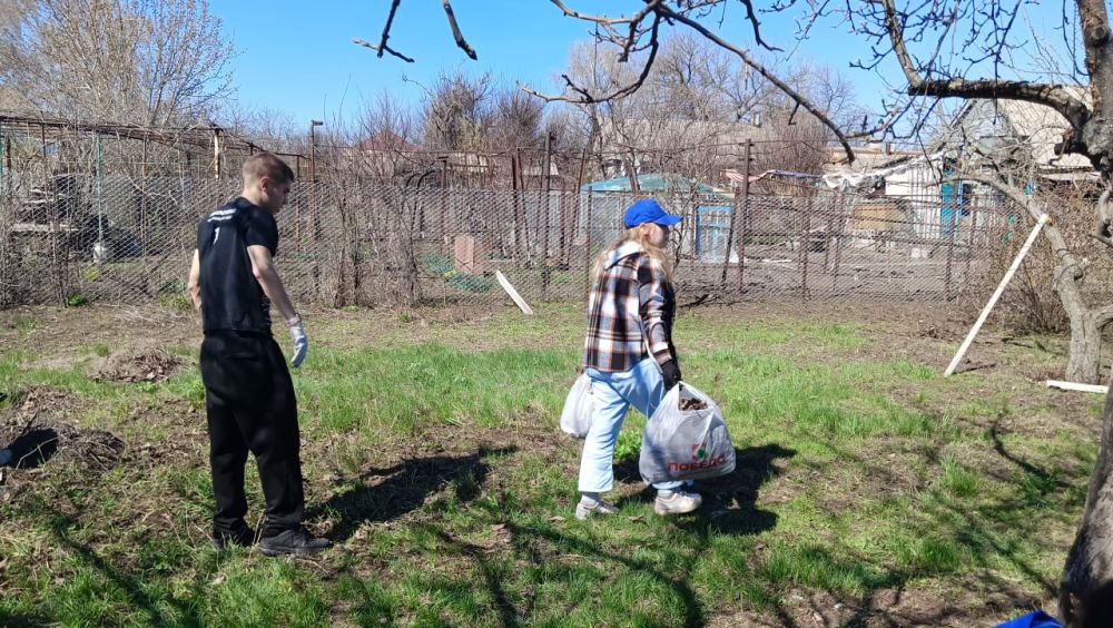 Весенняя забота: помощь пенсионерке с уборкой участка Весенняя забота: помощь пенсионерке с уборкой участка