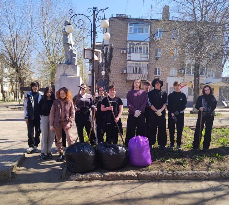 Чистота и порядок: состоялся весенний субботник в Молодогвардейской школе №21 Чистота и порядок: состоялся весенний субботник в Молодогвардейской школе №21